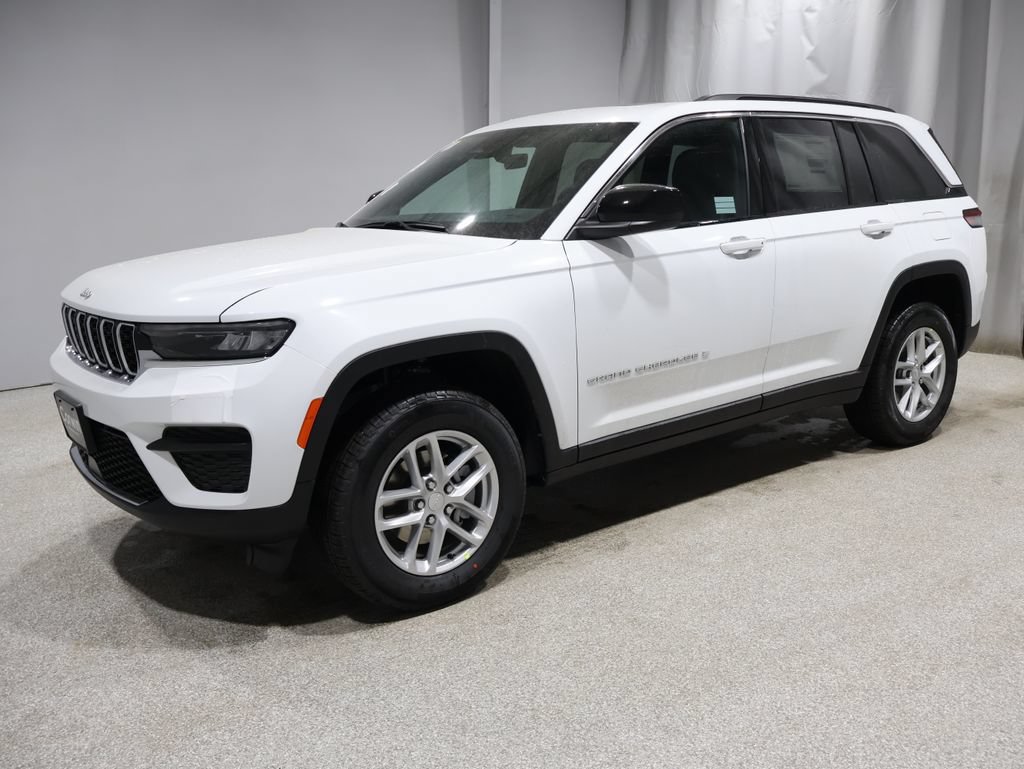 New 2026 Jeep Grand Cherokee Laredo X AWD/4WD image 3