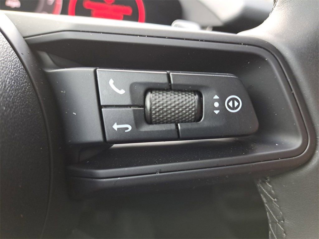 Certified 2025 Porsche Cayenne image 39