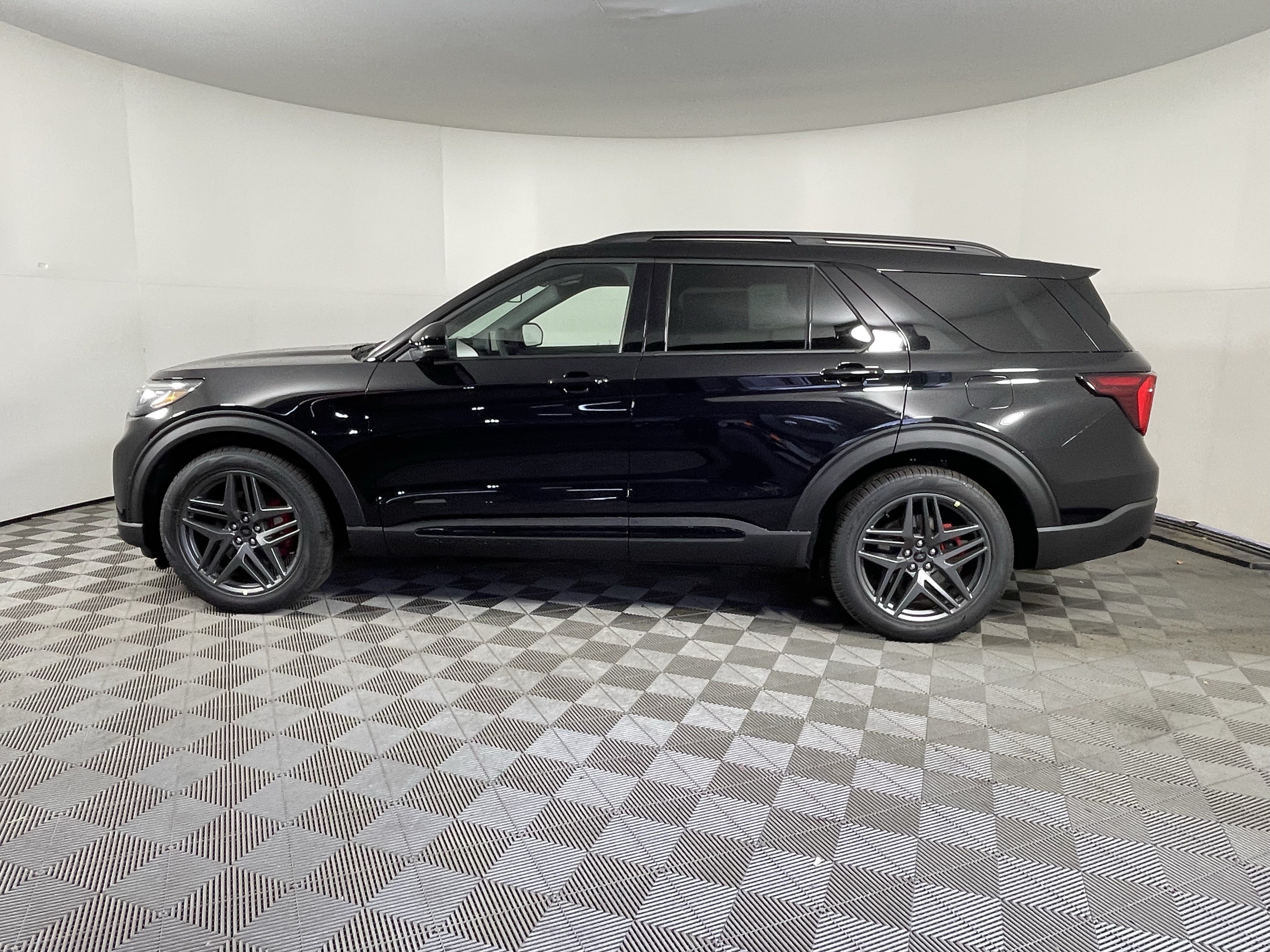 New 2026 Ford Explorer ST AWD/4WD image 2