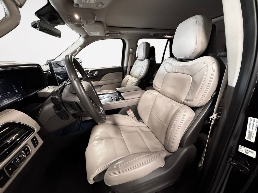 Used 2023 Lincoln Navigator Reserve AWD/4WD image 11