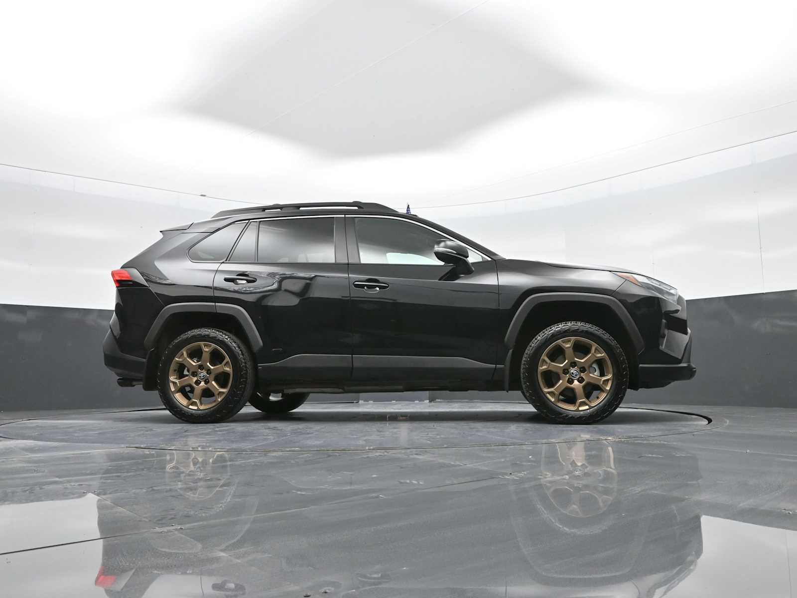 Used 2024 Toyota RAV4 AWD Hybrid image 40