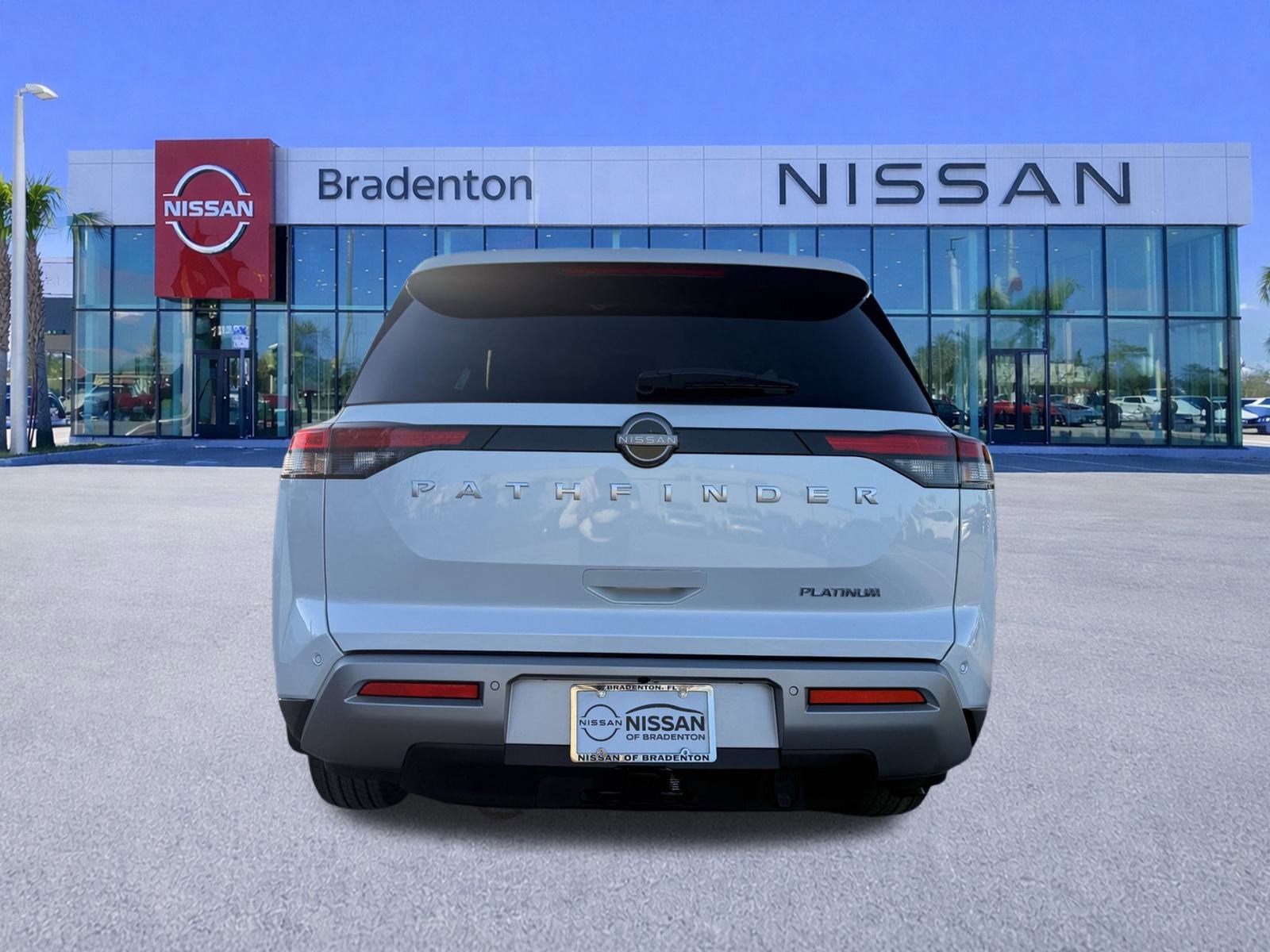 New 2025 Nissan Pathfinder Platinum image 5