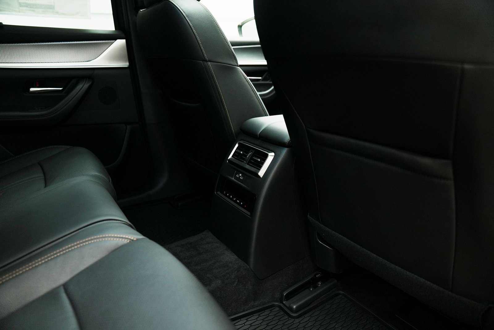 Used 2025 MAZDA CX-90 3.3 Turbo w/ Preferred Package image 29