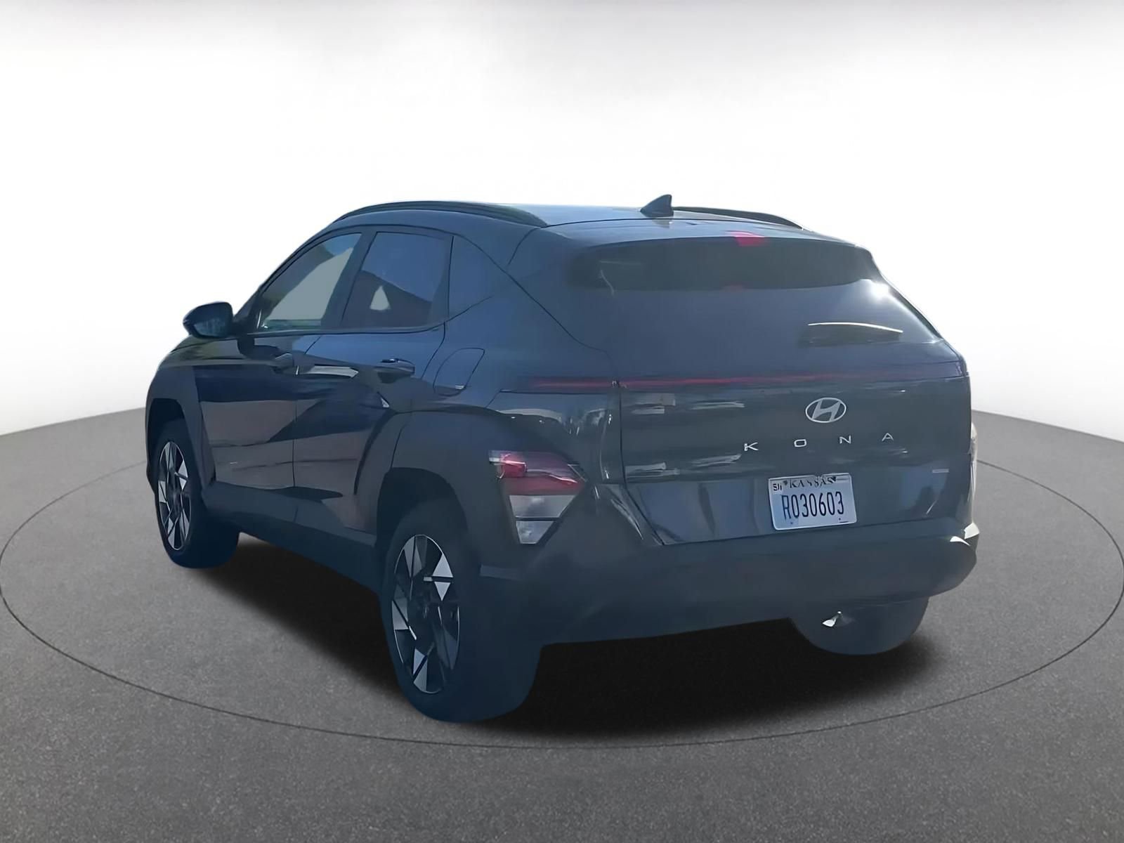 Used 2025 Hyundai Kona SEL image 11