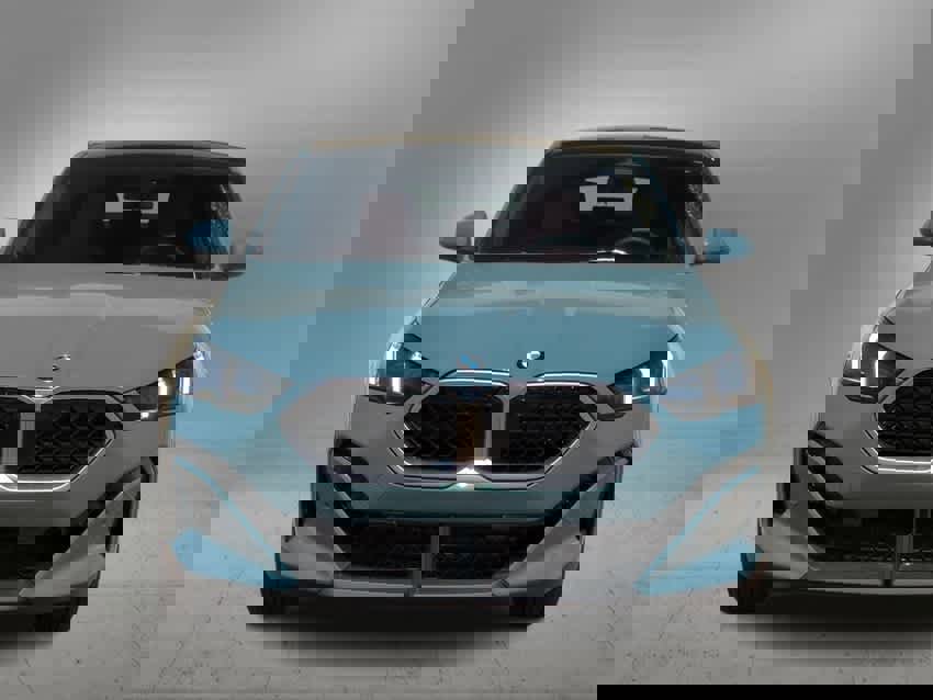 New 2025 BMW X2 xDrive28i w/ Convenience Package image 3