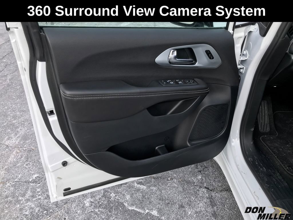 New 2026 Chrysler Pacifica Limited image 10