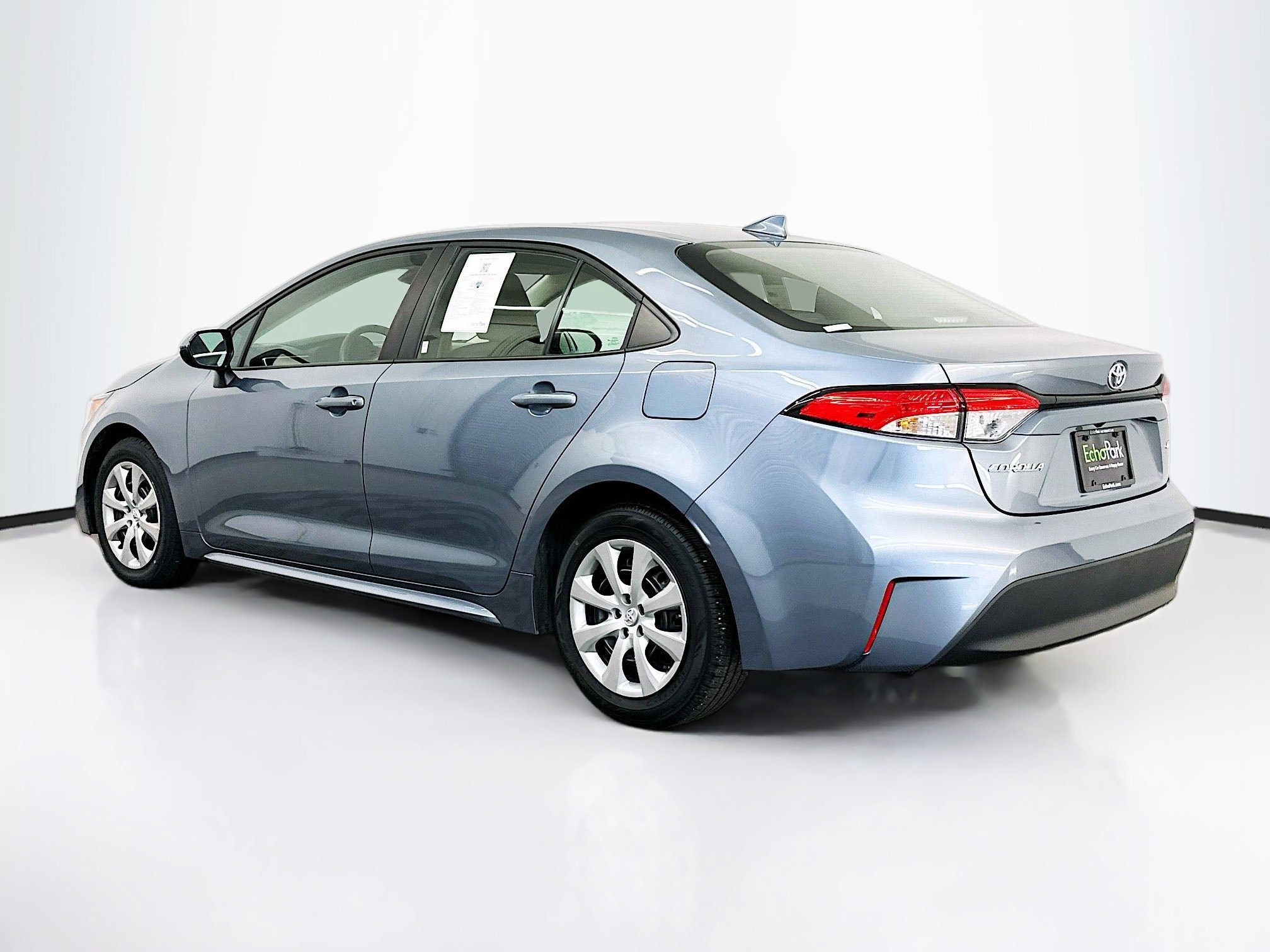 Used 2025 Toyota Corolla LE image 5