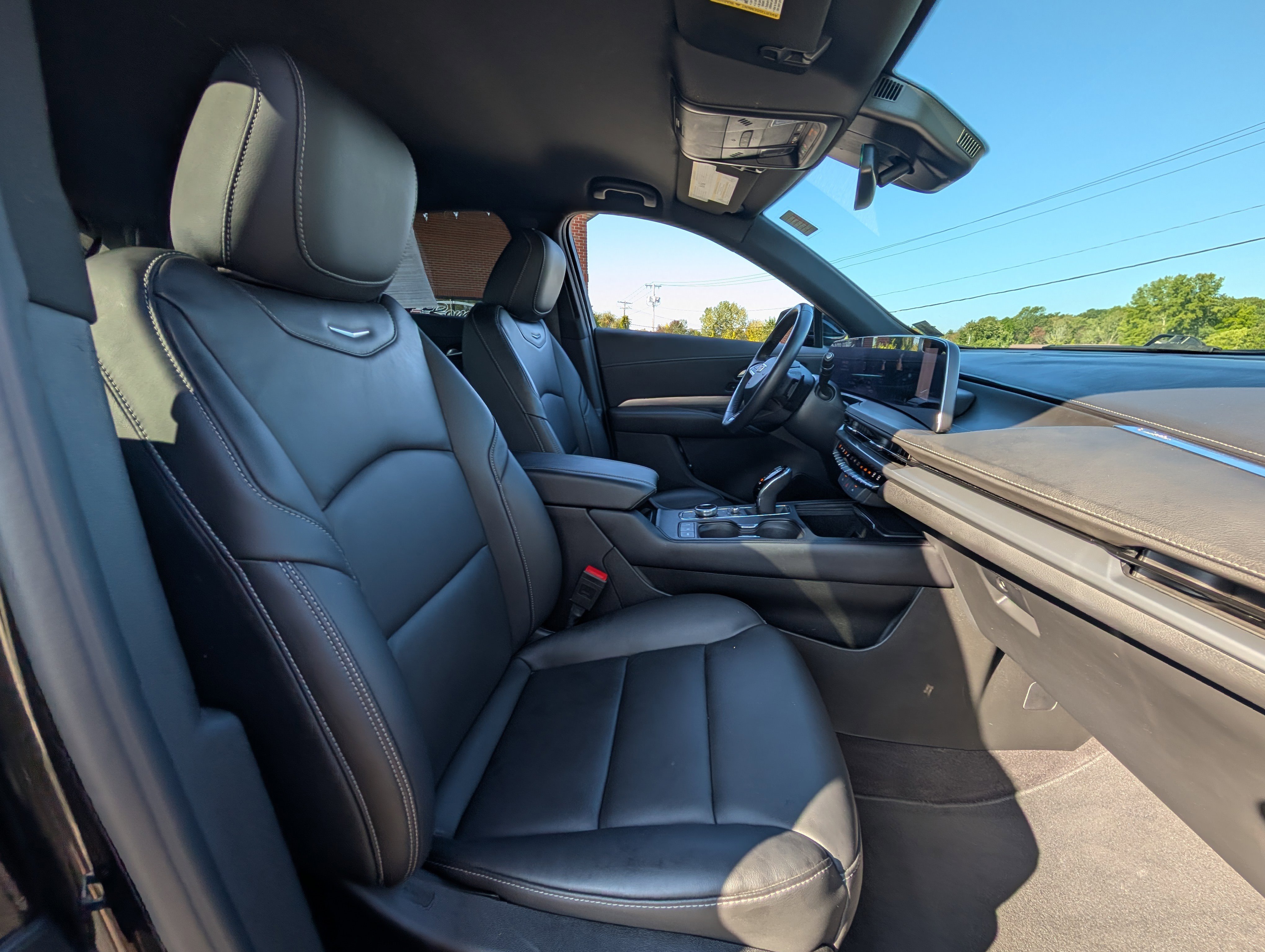 Used 2024 Cadillac XT4 Premium Luxury image 42