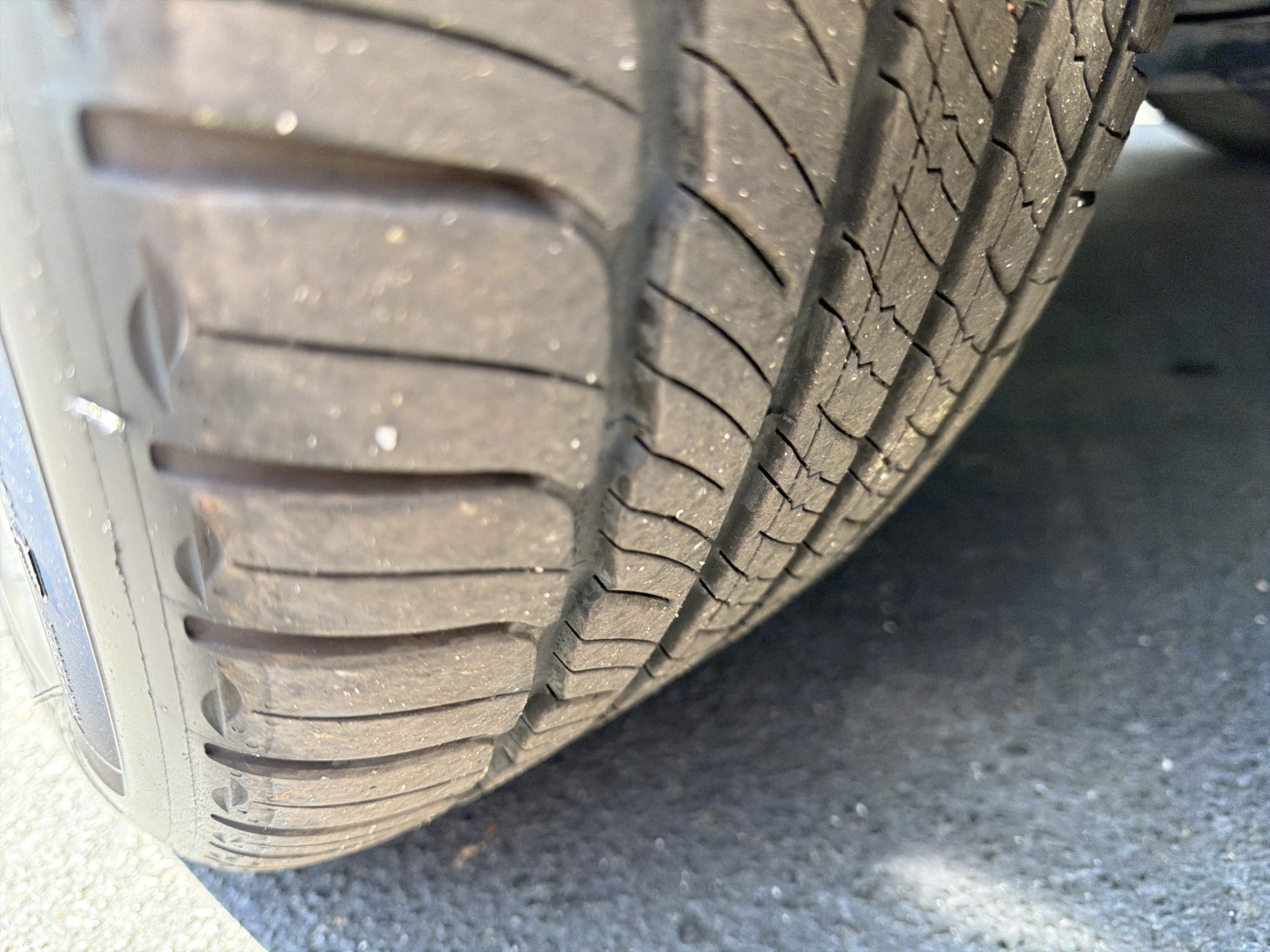 Certified 2025 Volvo XC40 B5 Core image 12