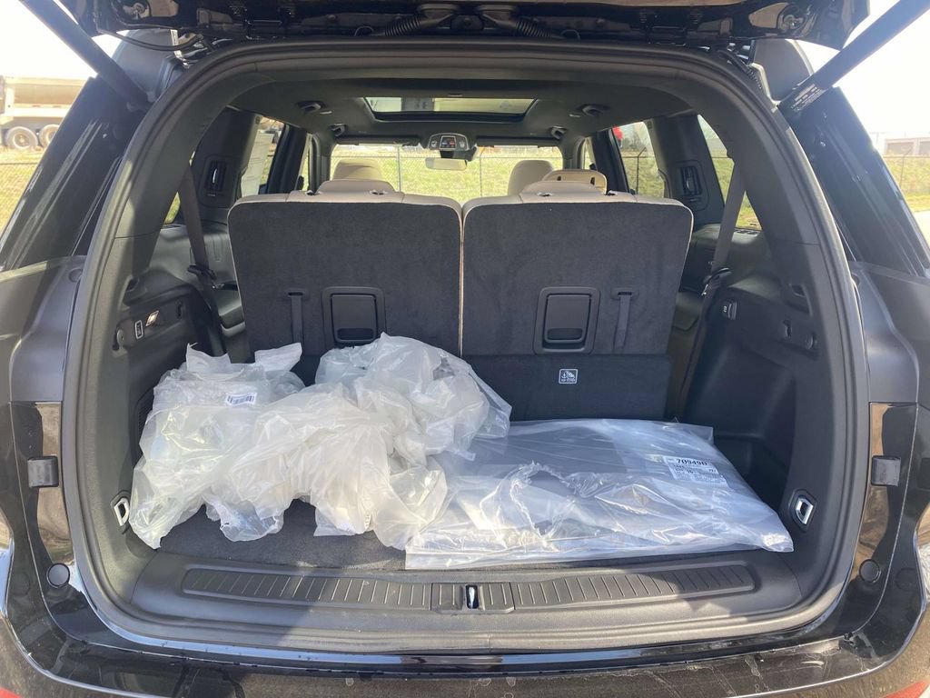 New 2026 Jeep Grand Cherokee L Limited w/ Limited Altitude Package RWD image 38
