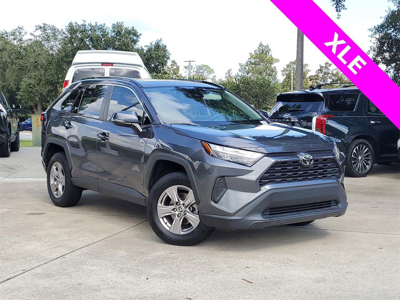 Used 2022 Toyota RAV4 XLE image 32