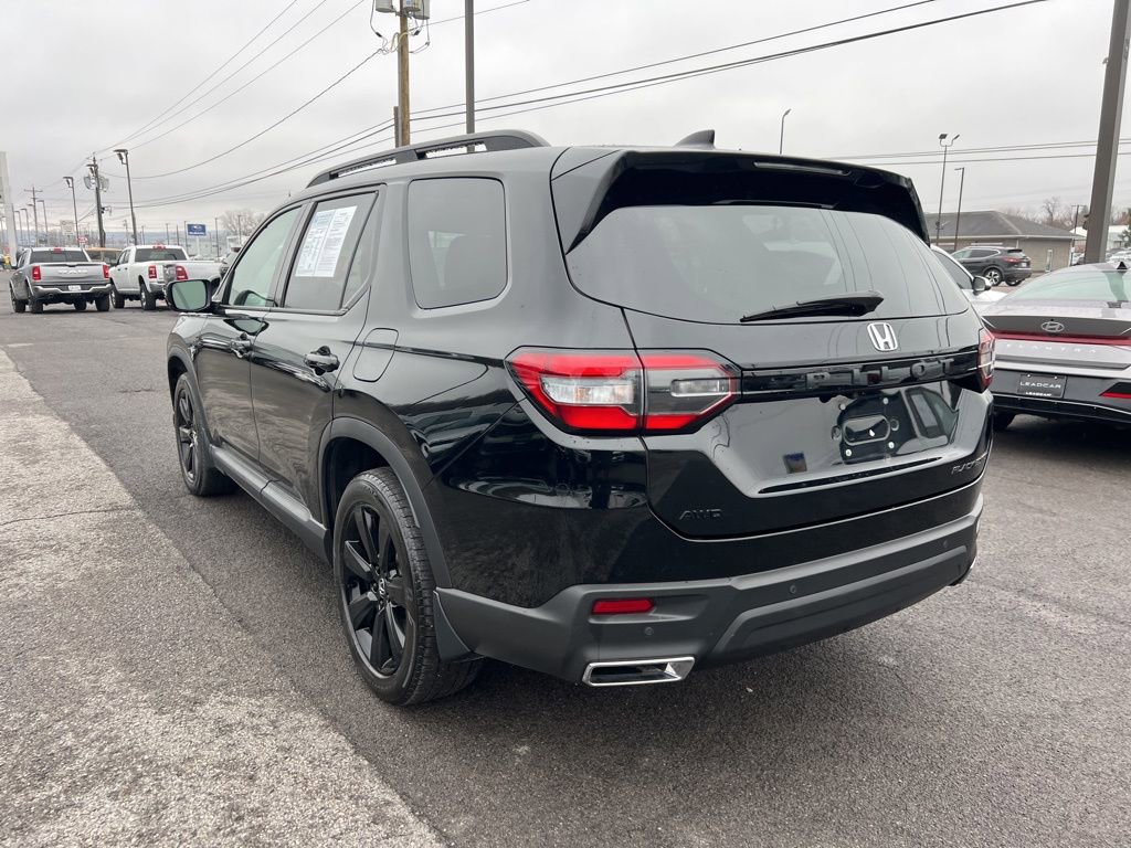 Certified 2025 Honda Pilot Black Edition image 3