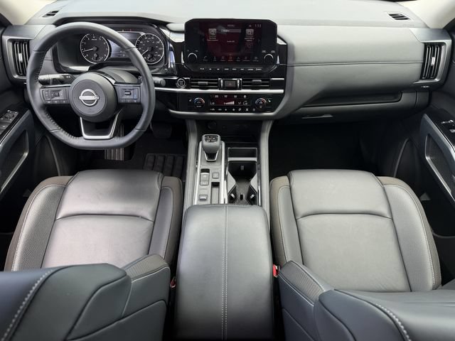 Used 2024 Nissan Pathfinder SL FWD image 11