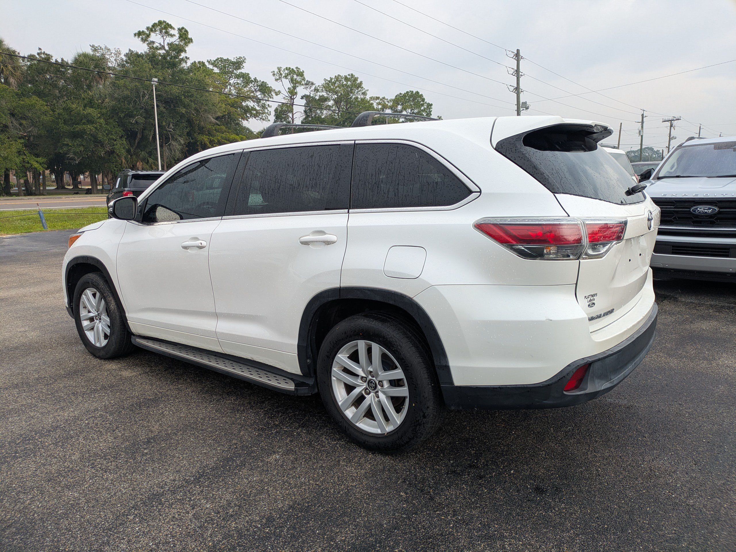 Used 2016 Toyota Highlander LE FWD image 6