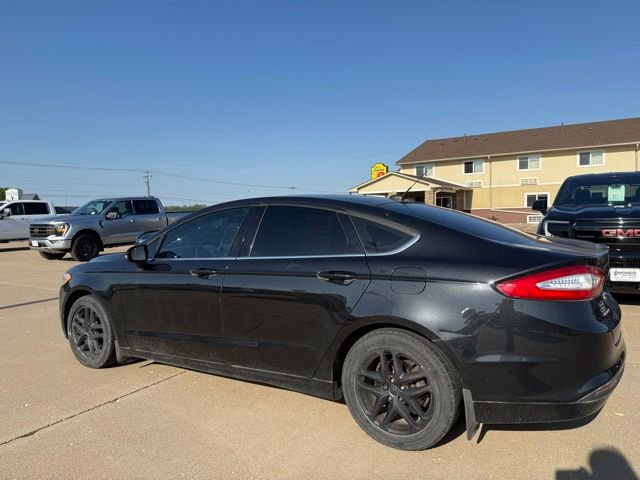 Used 2013 Ford Fusion SE FWD image 4
