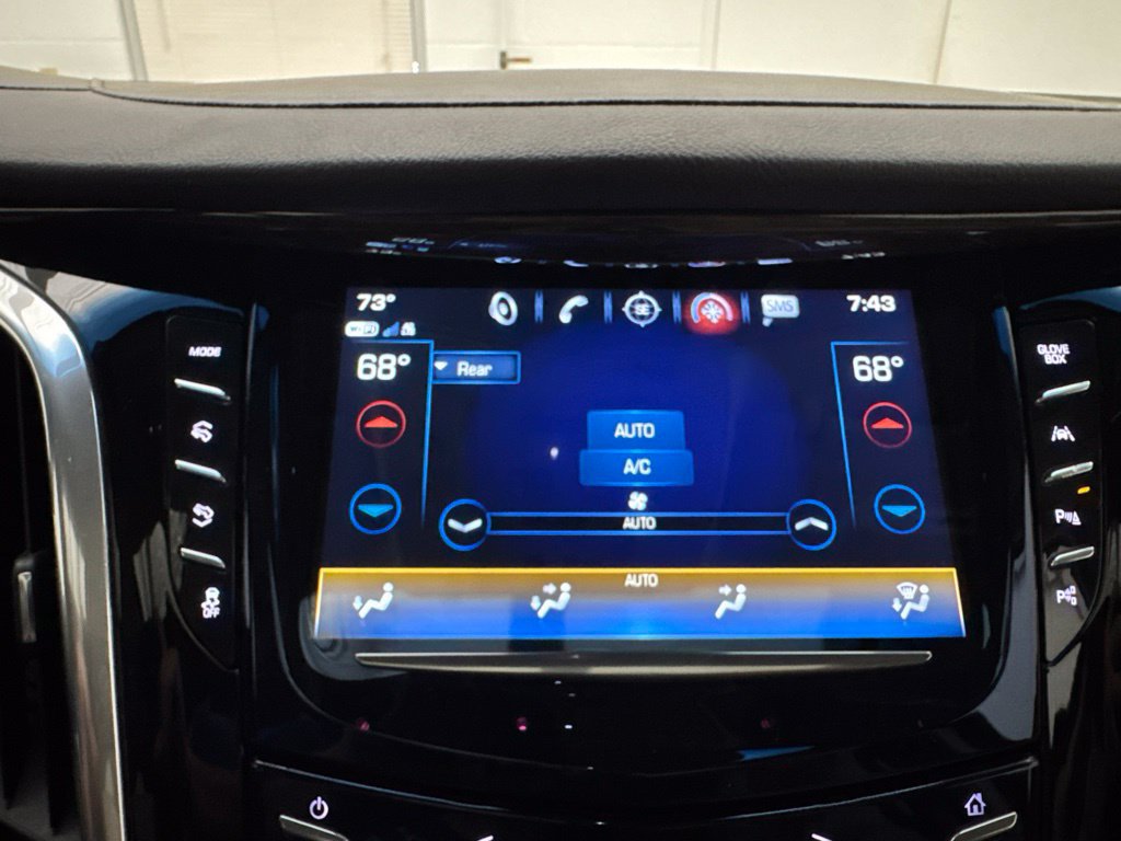 Used 2019 Cadillac Escalade Premium Luxury AWD/4WD image 38