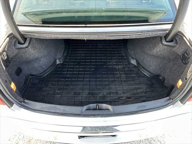 Used 2015 Chrysler 300 C w/ Light Group image 14