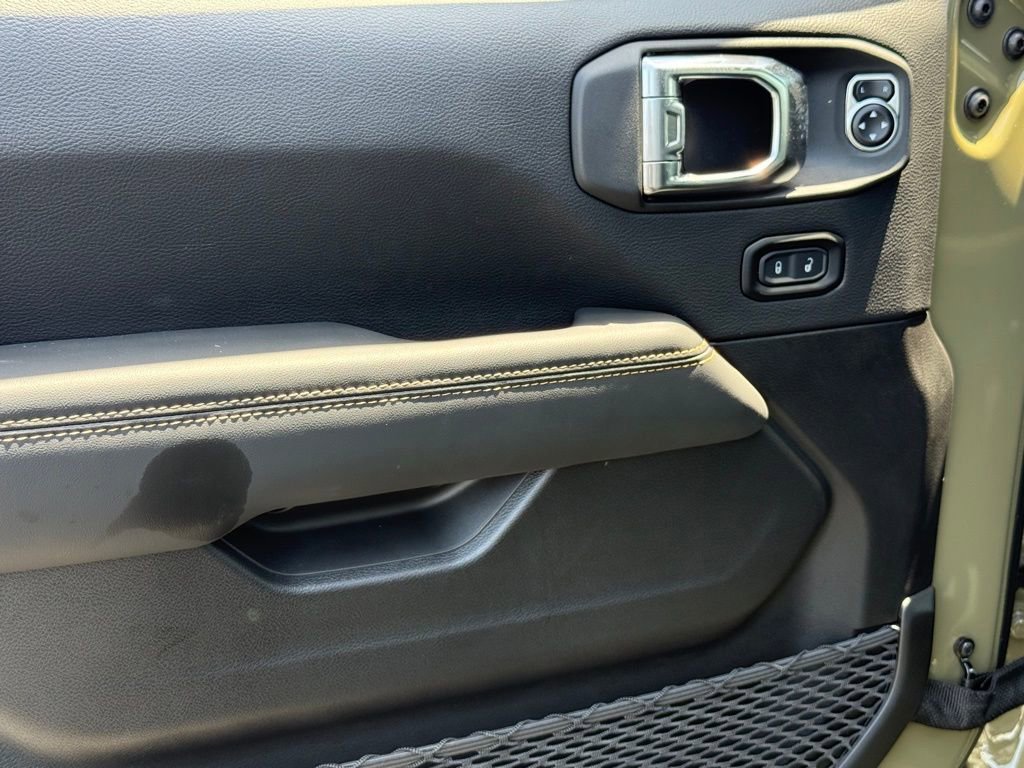 New 2025 Jeep Wrangler Unlimited Rubicon 392 image 11