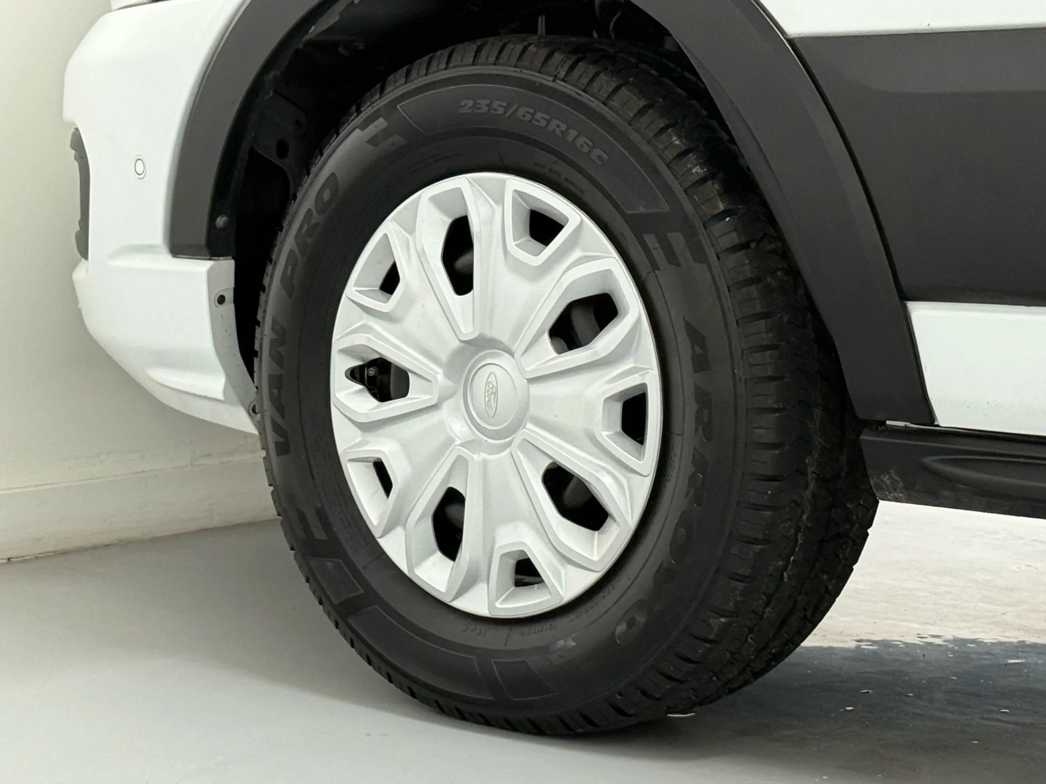 Used 2021 Ford Transit 350 XLT image 38