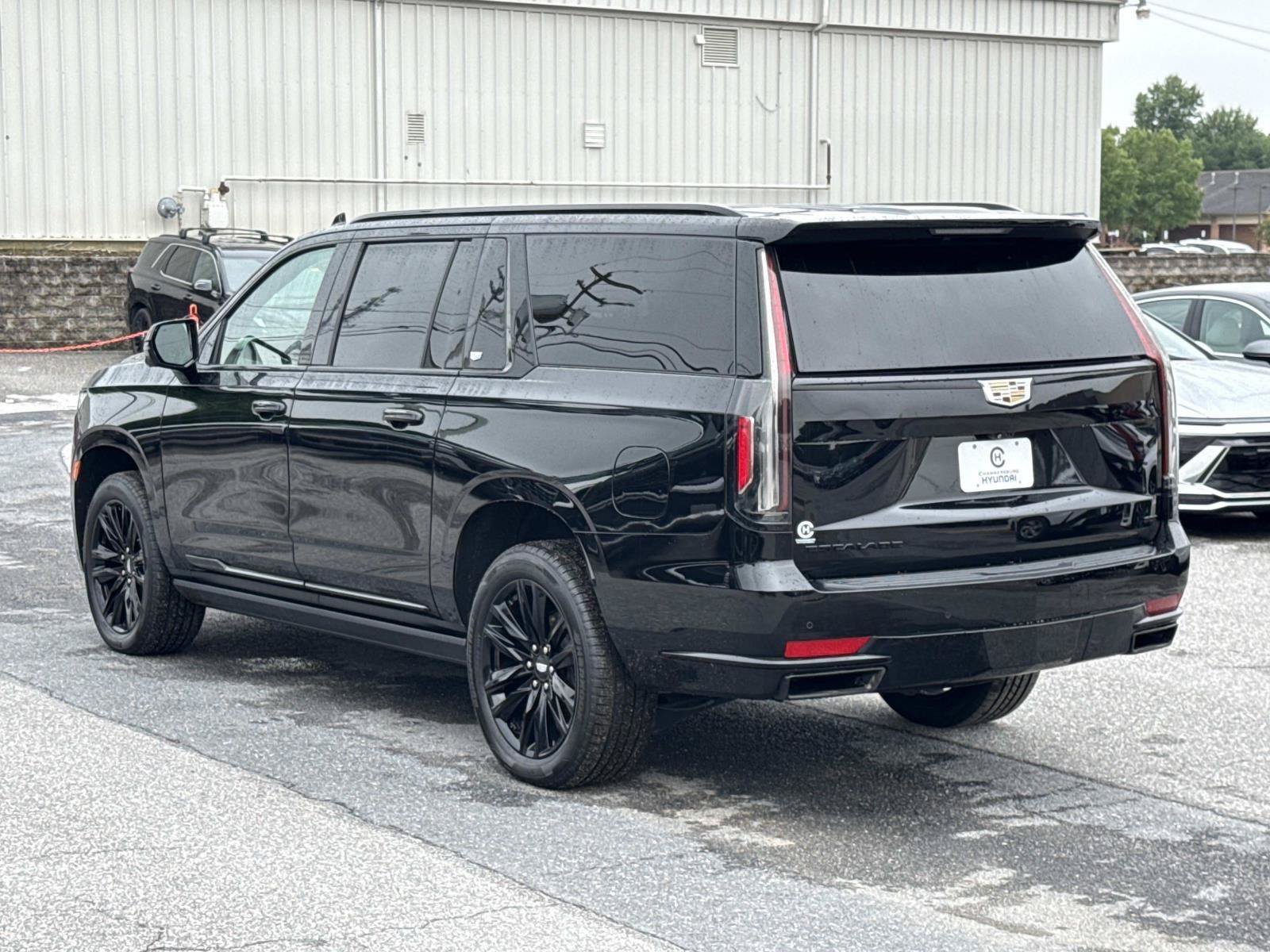 Used 2022 Cadillac Escalade ESV Sport w/ Touring Package AWD/4WD image 27