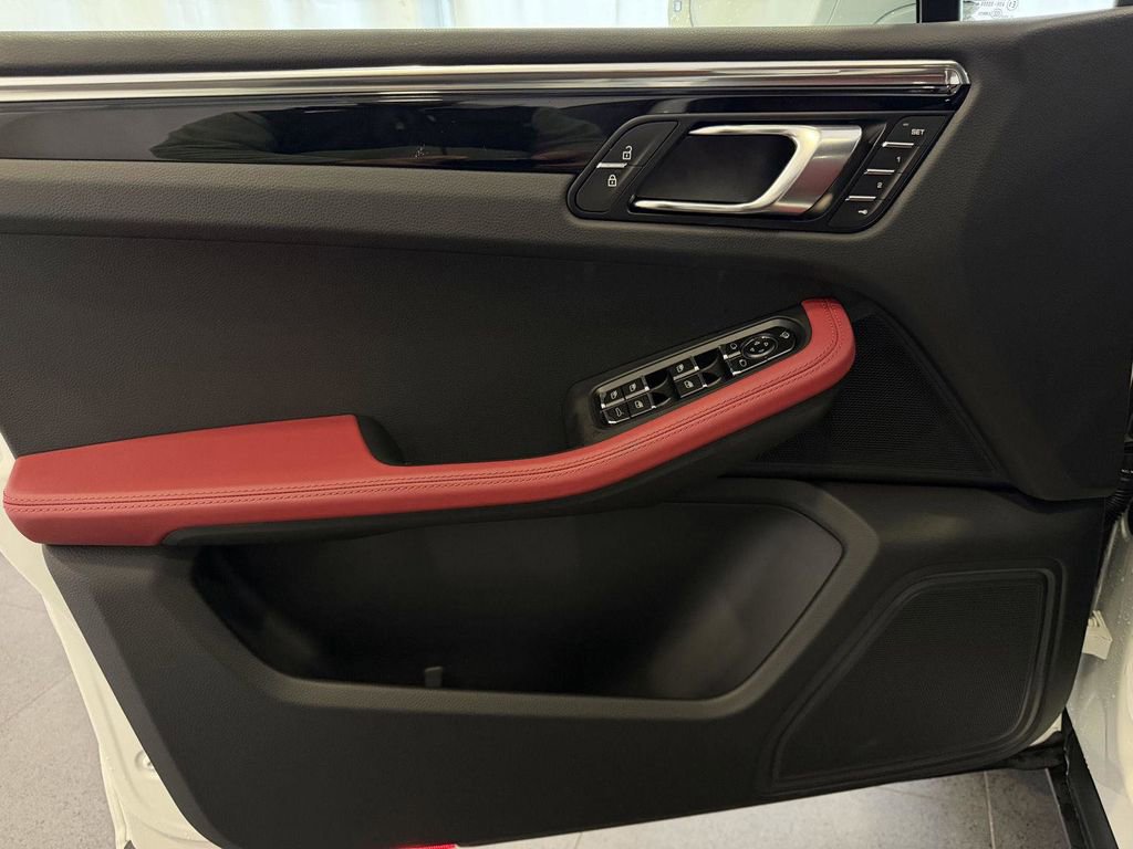New 2026 Porsche Macan AWD/4WD image 15