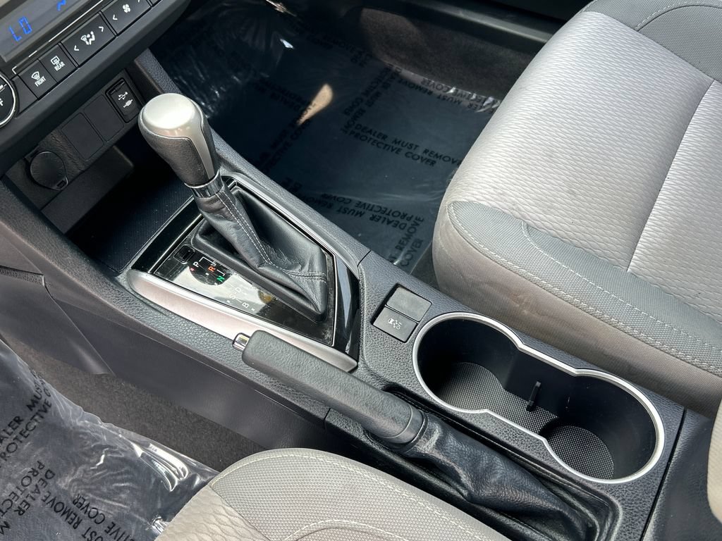 Used 2015 Toyota Corolla LE FWD image 13