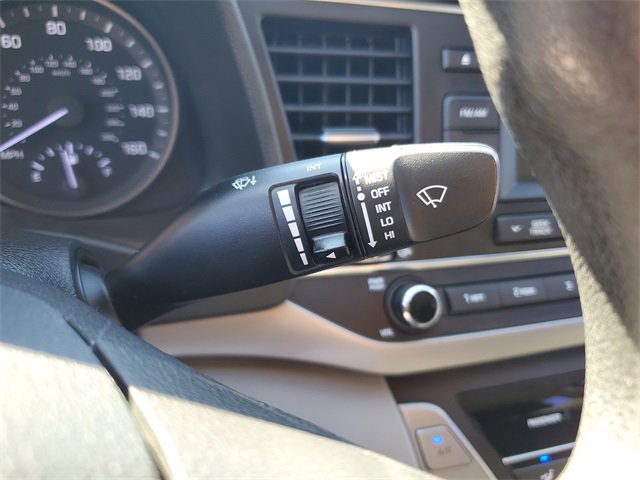 Used 2017 Hyundai Elantra SE image 11