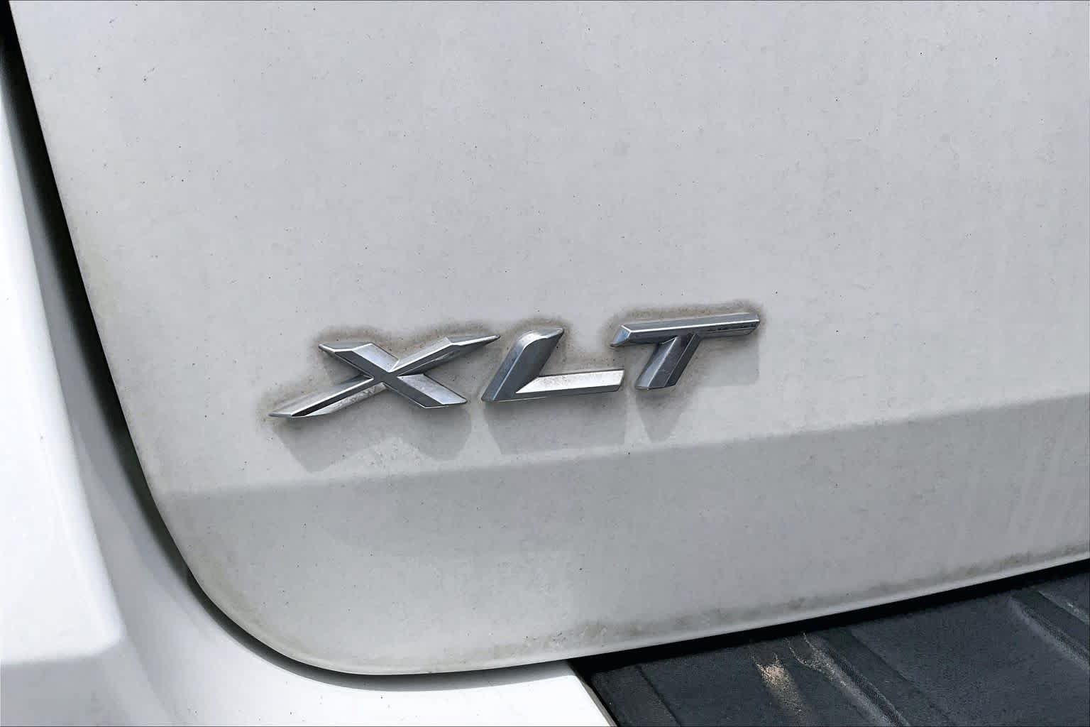 Used 2022 Ford Explorer XLT w/ Equipment Group 202A RWD image 29