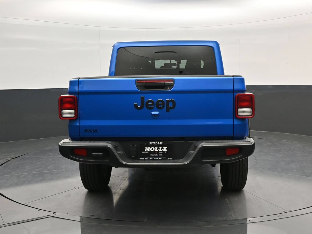 Used 2025 Jeep Gladiator Sport AWD/4WD image 6