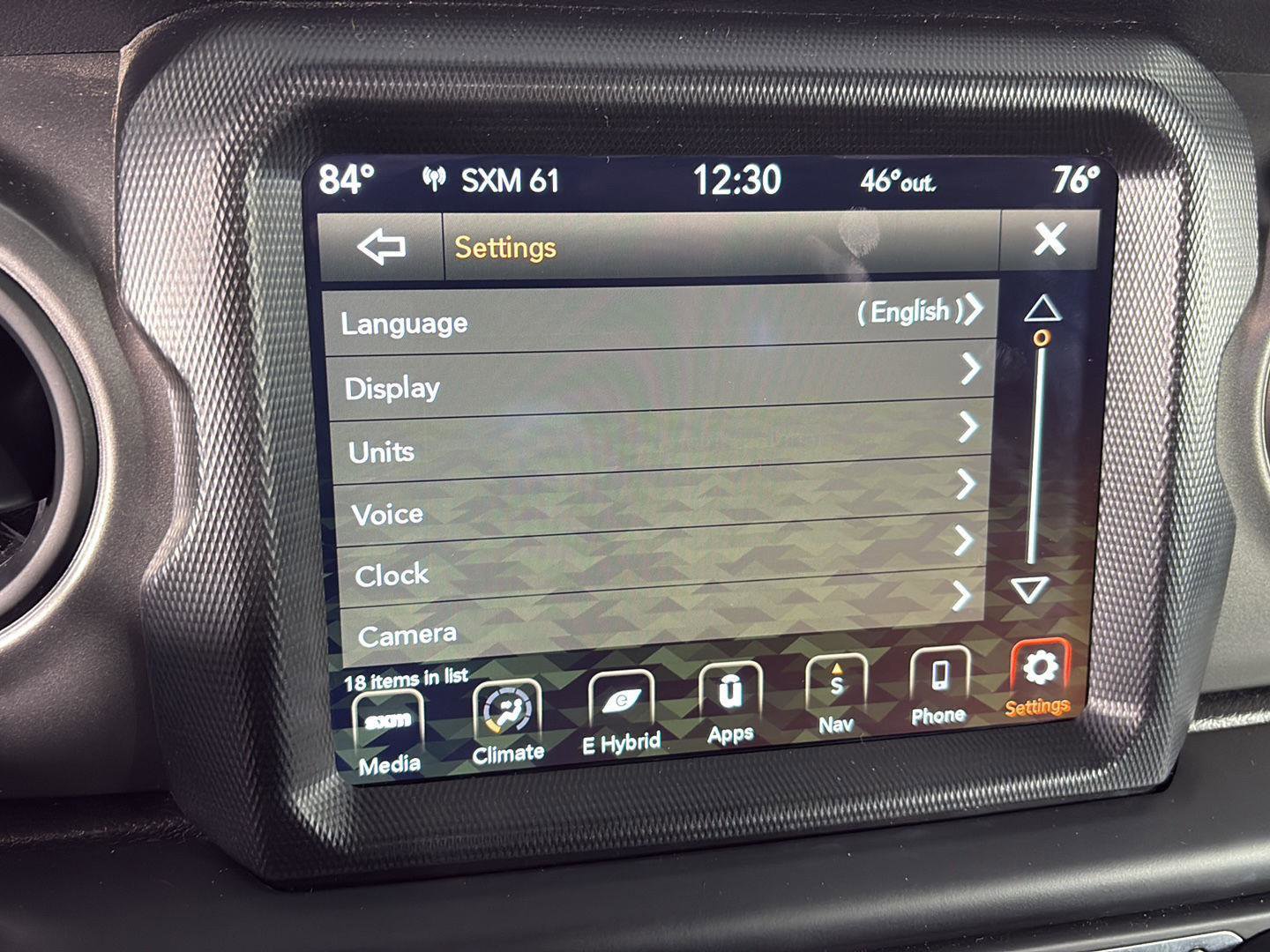 Used 2023 Jeep Wrangler Unlimited w/ Sun & Screen Package image 38