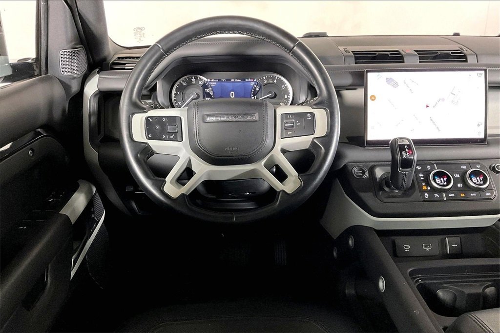 Used 2023 Land Rover Defender 110 X-Dynamic SE image 4