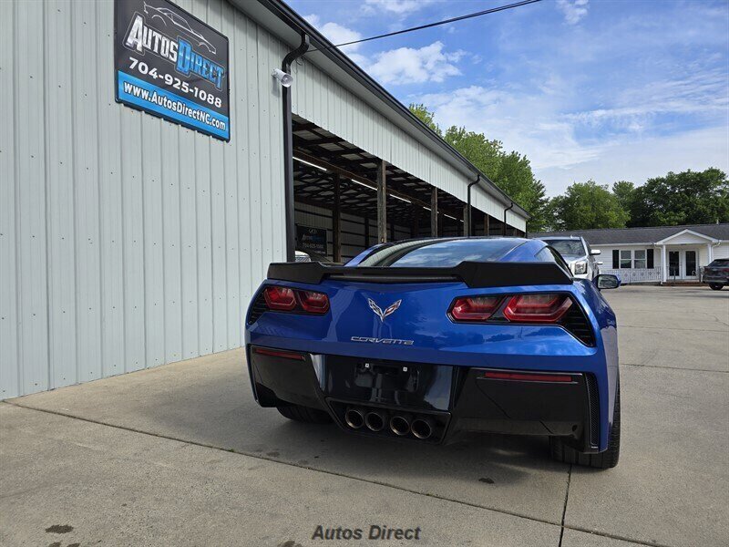 Used 2019 Chevrolet Corvette Stingray Coupe w/ 1LT RWD image 9
