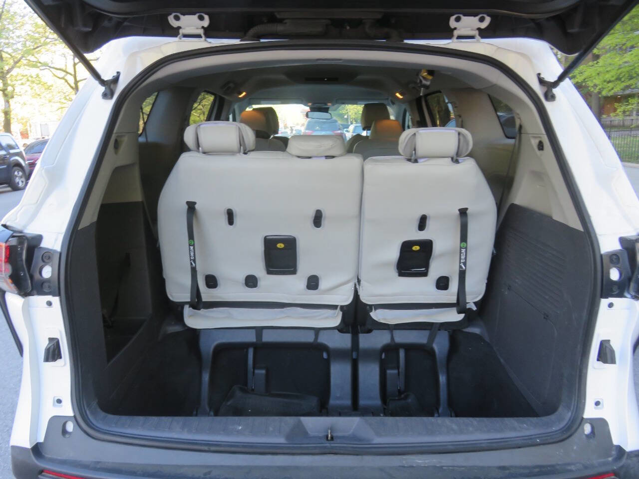 Used 2022 Toyota Sienna LE AWD/4WD image 24