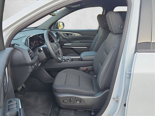 New 2027 Chevrolet Traverse LT w/ Midnight/Sport Edition FWD image 4
