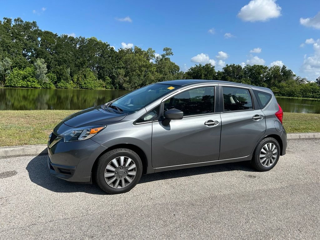 Used 2017 Nissan Versa Note SV FWD image 2