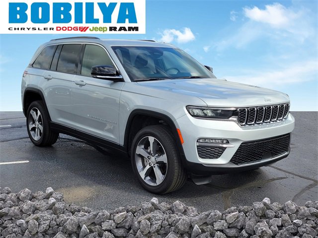 Used 2024 Jeep Grand Cherokee Limited image 2