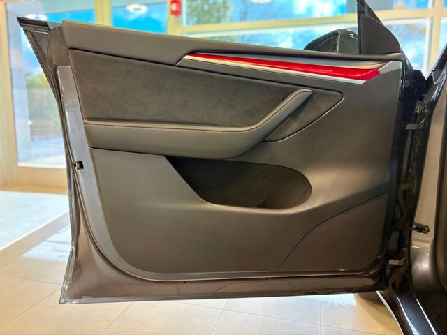 Used 2023 Tesla Model Y Long Range image 19