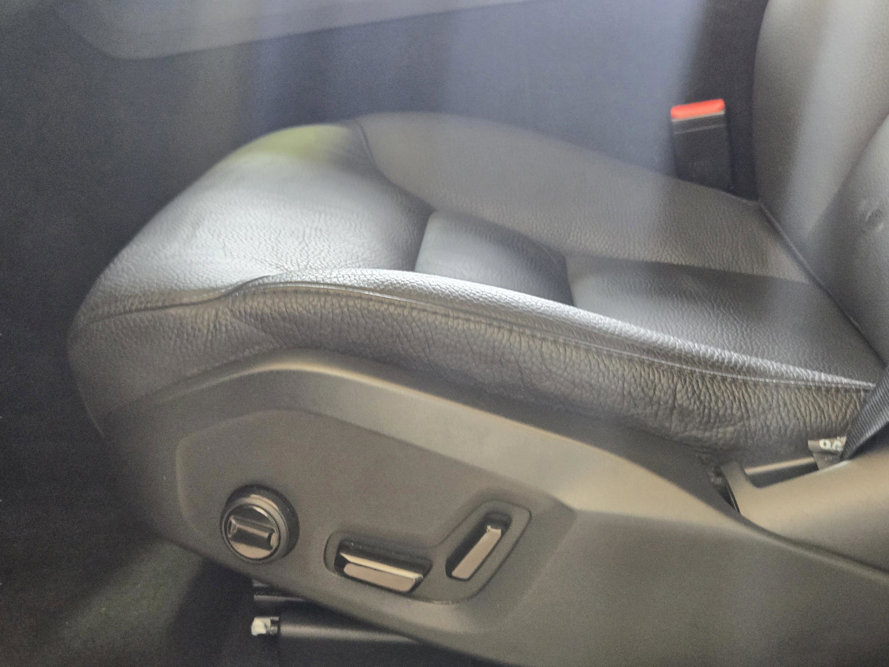 Used 2023 Volvo XC60 B5 Plus w/ Protection Package Premier AWD/4WD image 32