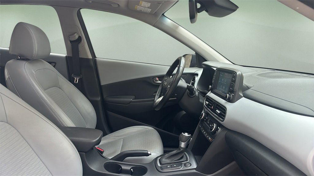 Used 2021 Hyundai Kona Limited w/ Cargo Package image 15