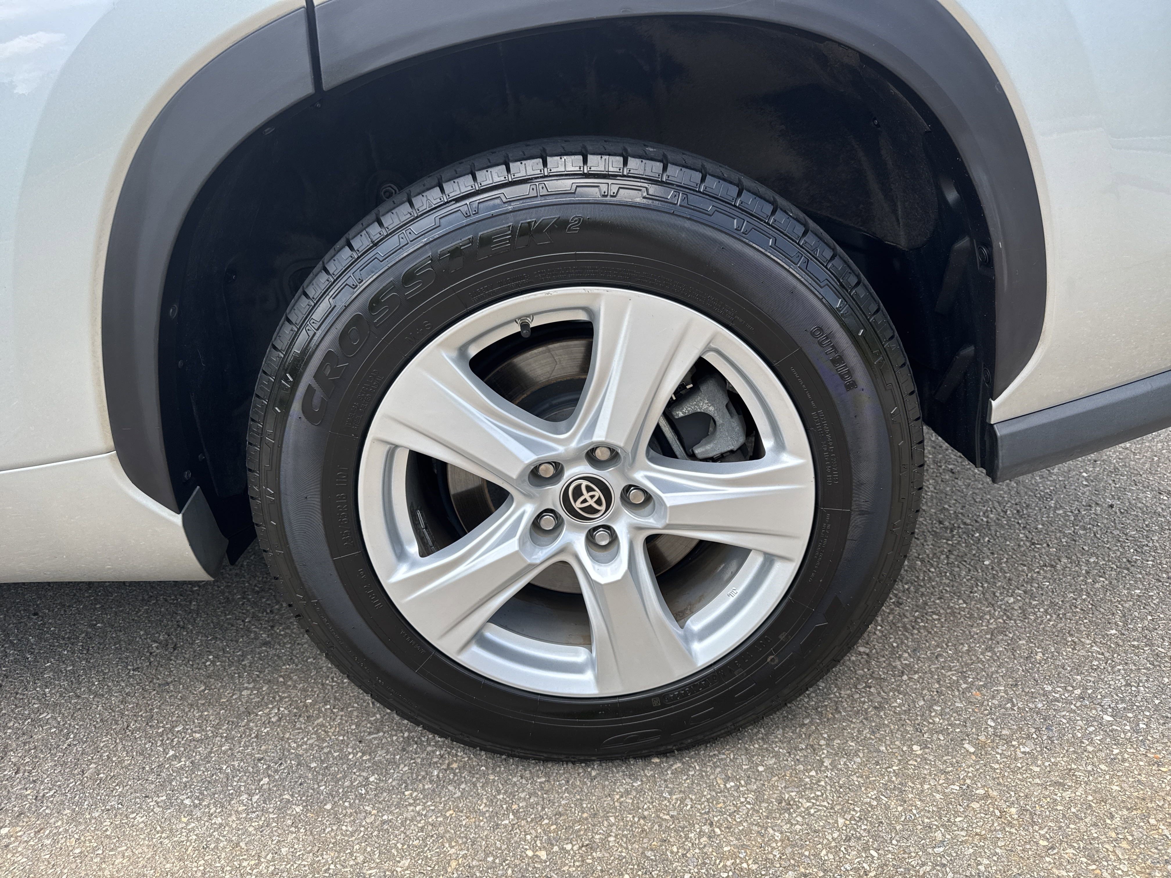 Used 2020 Toyota Highlander LE image 20