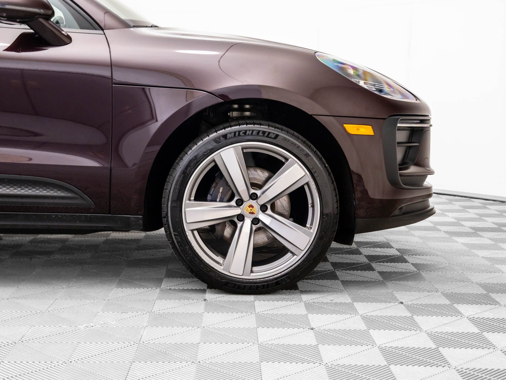 Certified 2023 Porsche Macan image 34