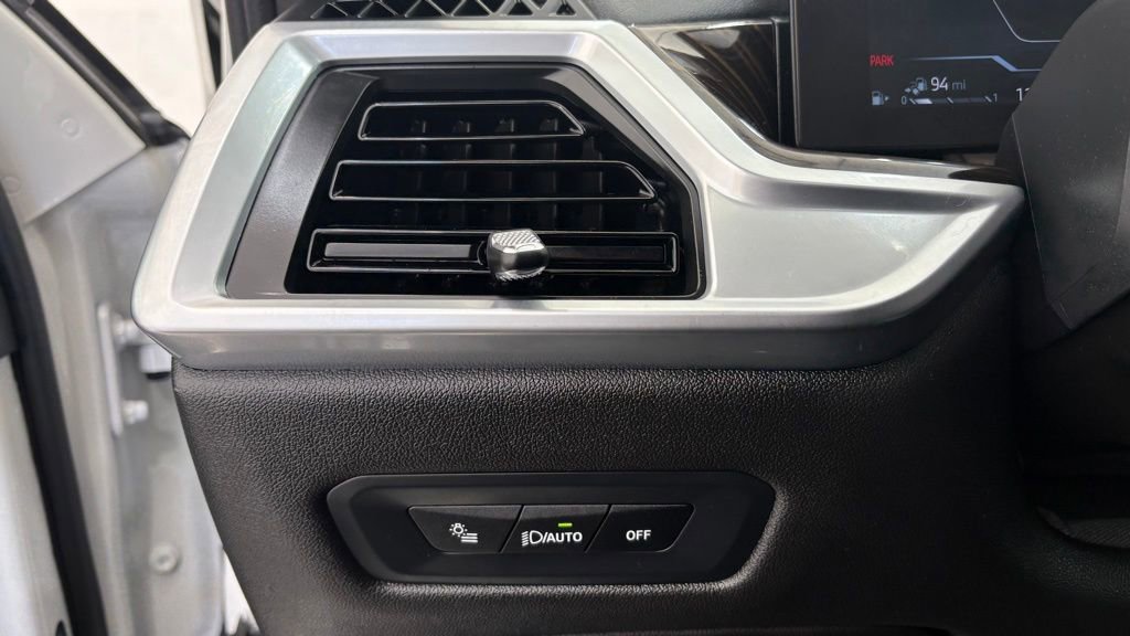 Used 2025 BMW X5 xDrive50e image 35