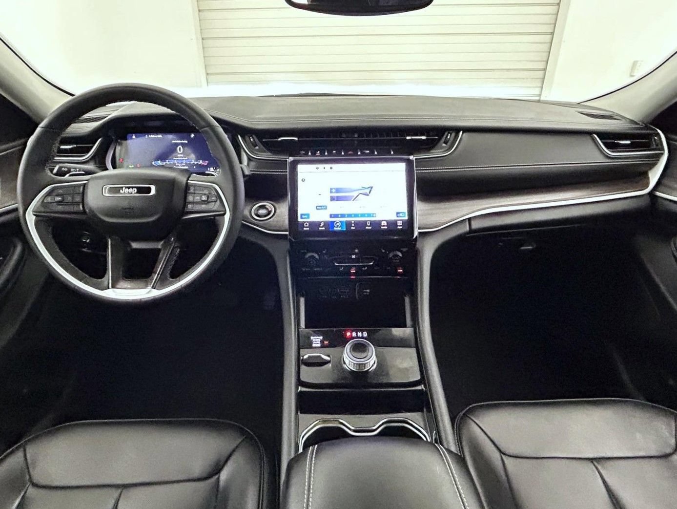 Certified 2023 Jeep Grand Cherokee Limited w/ Black Appearance Package AWD/4WD image 13