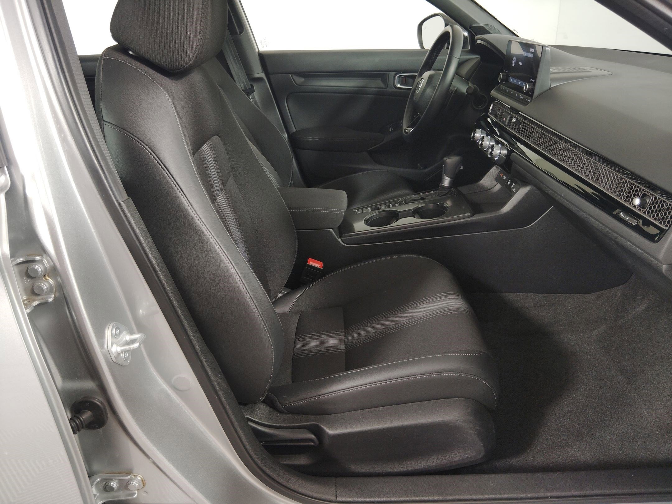 Certified 2025 Honda Civic Sport image 28