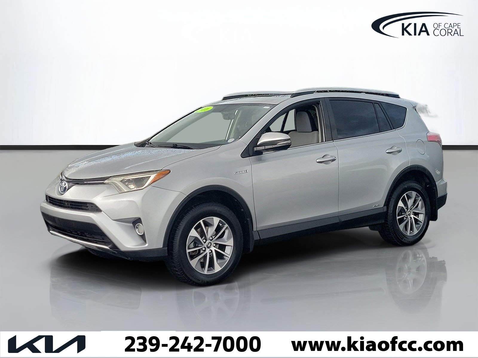 Used 2016 Toyota RAV4 XLE AWD/4WD image 3