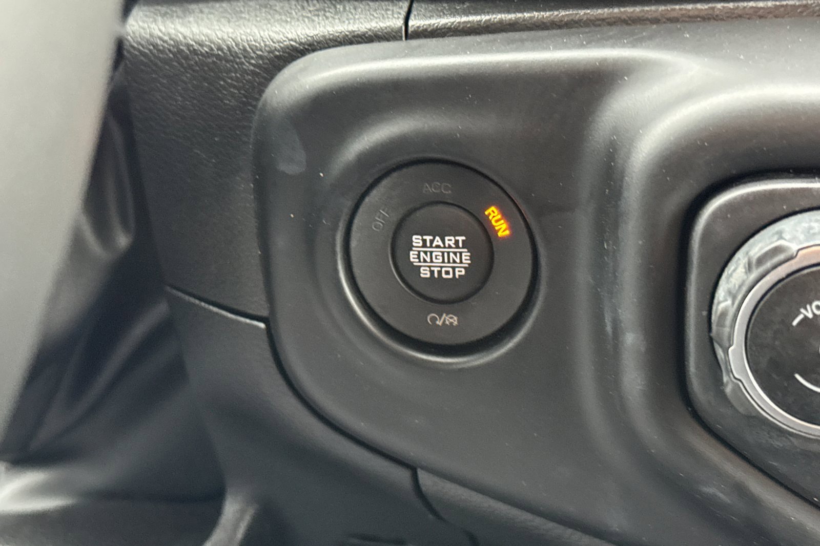 Used 2022 Jeep Wrangler Unlimited Sahara image 25