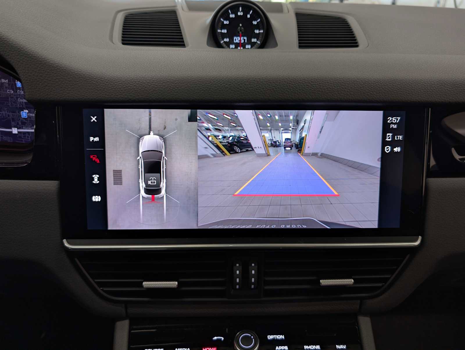 Used 2023 Porsche Cayenne Coupe image 33