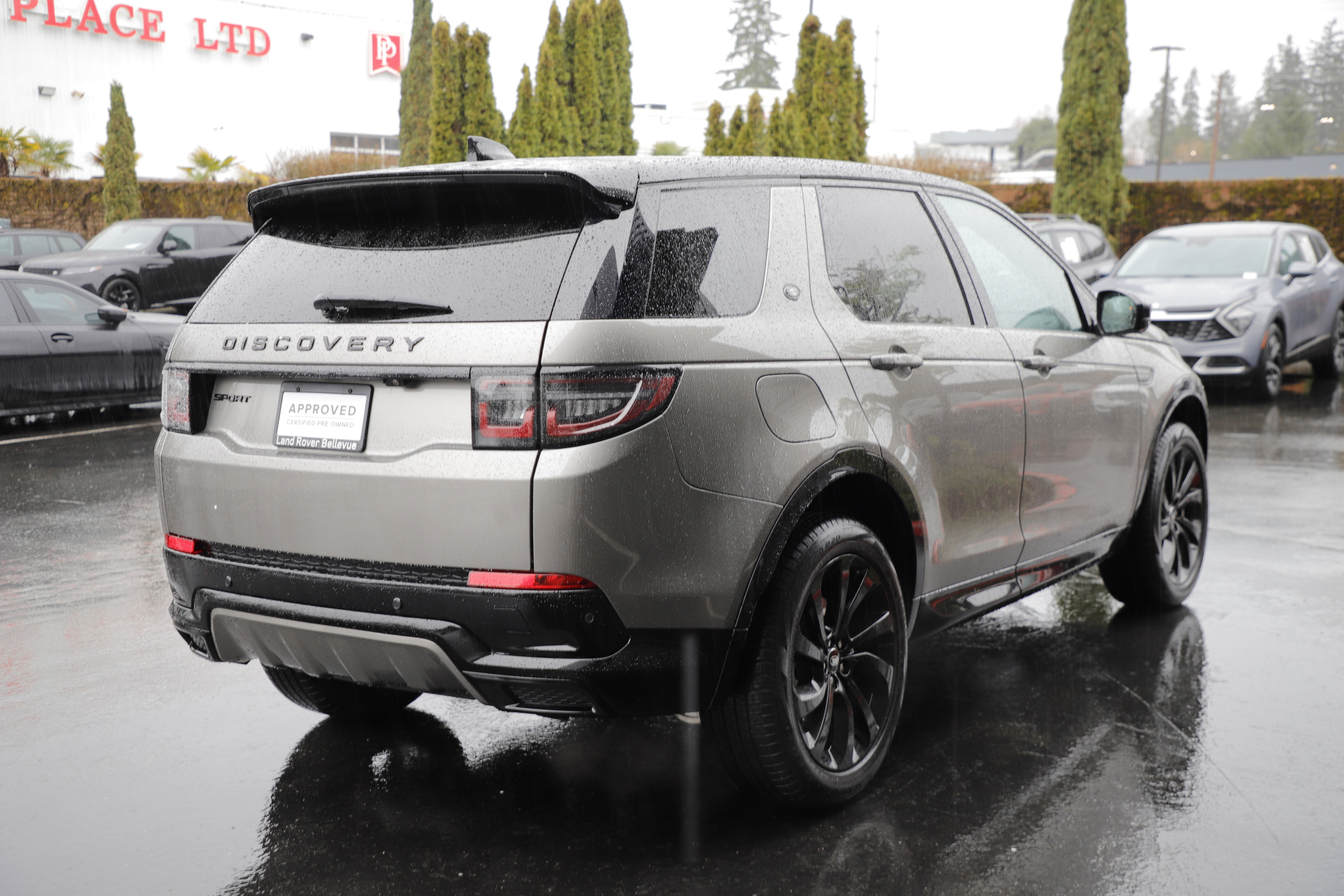 Certified 2025 Land Rover Discovery Sport Dynamic SE image 8