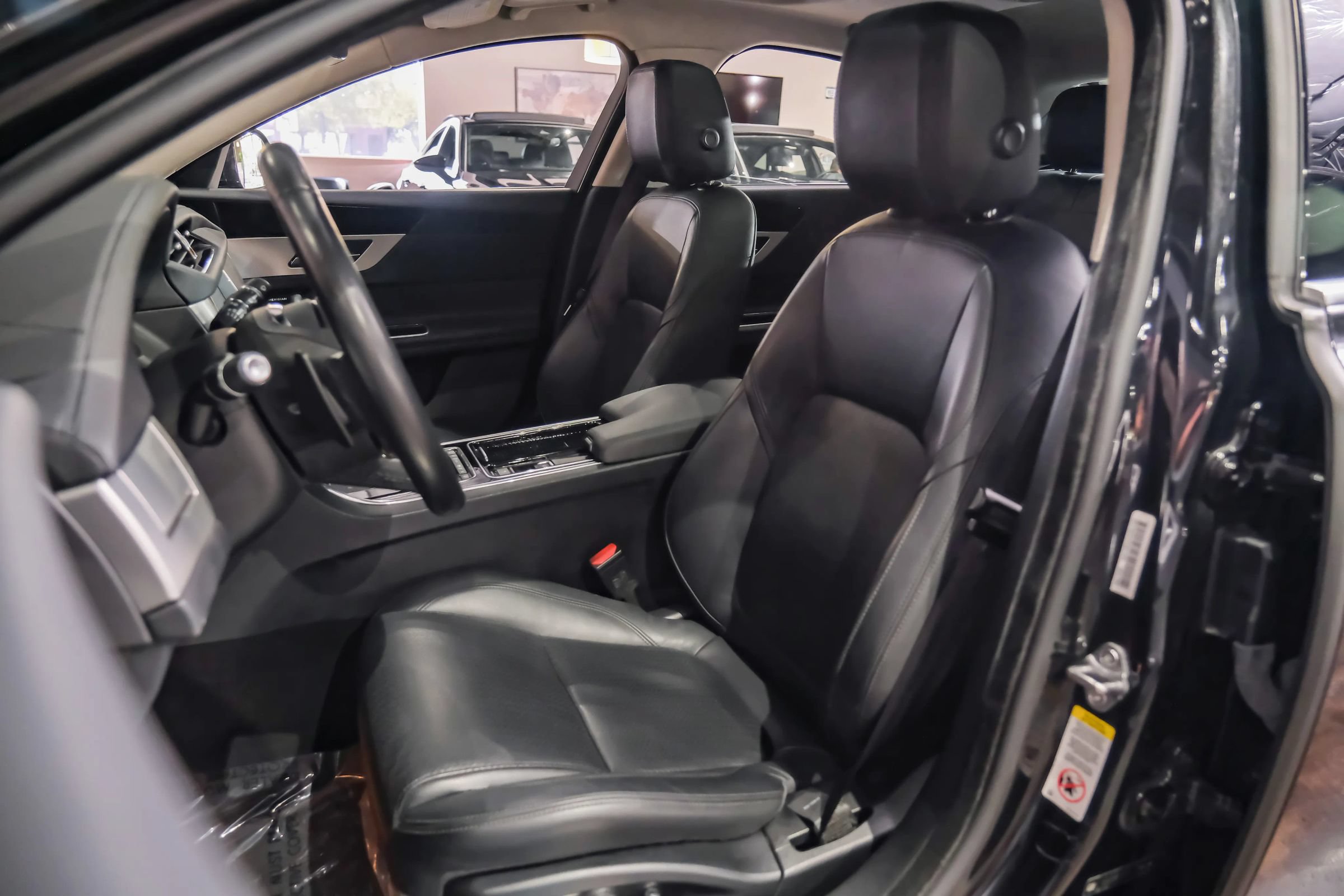 Used 2020 Jaguar XF Prestige RWD image 30