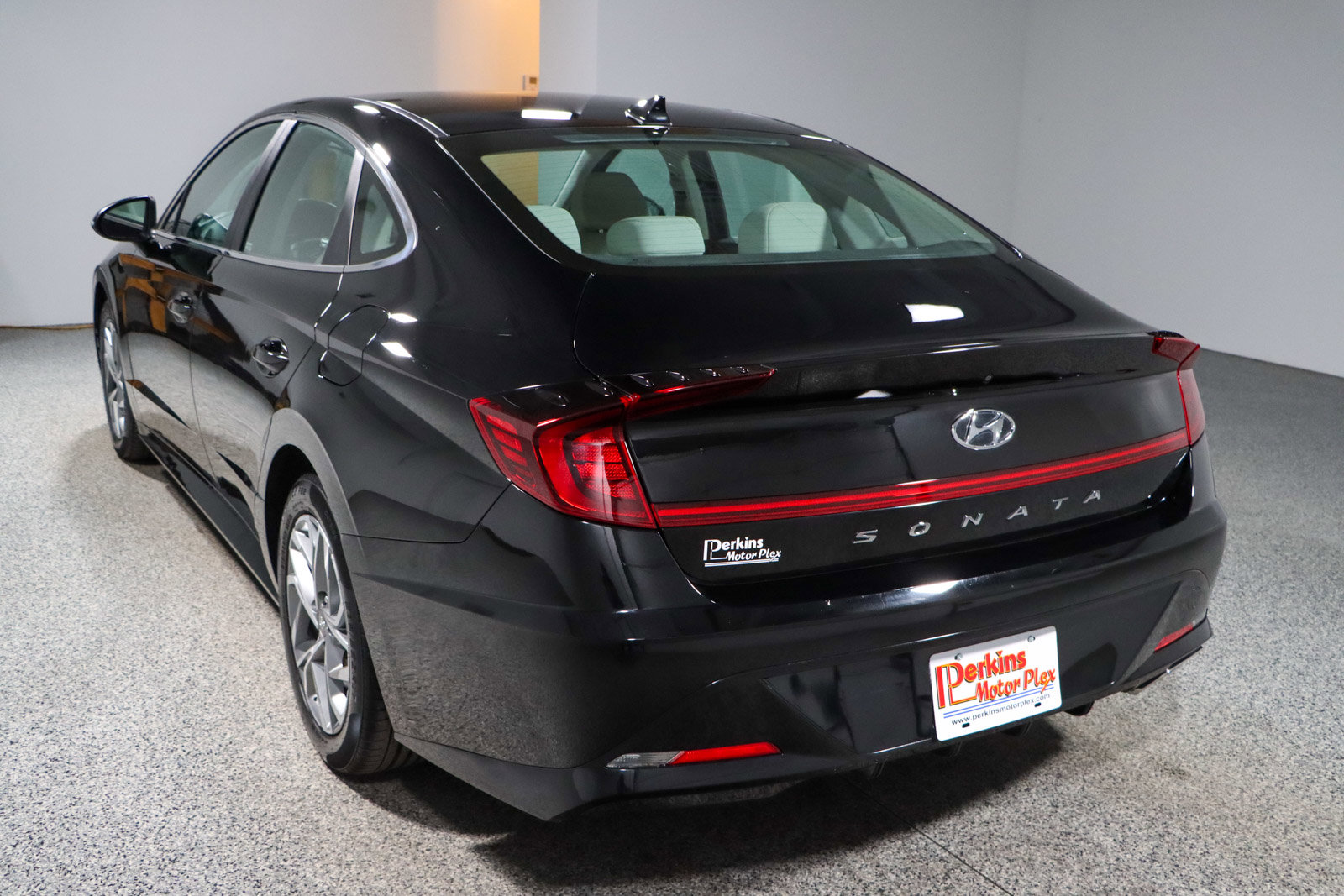 Used 2023 Hyundai Sonata SEL w/ Cargo Package image 9